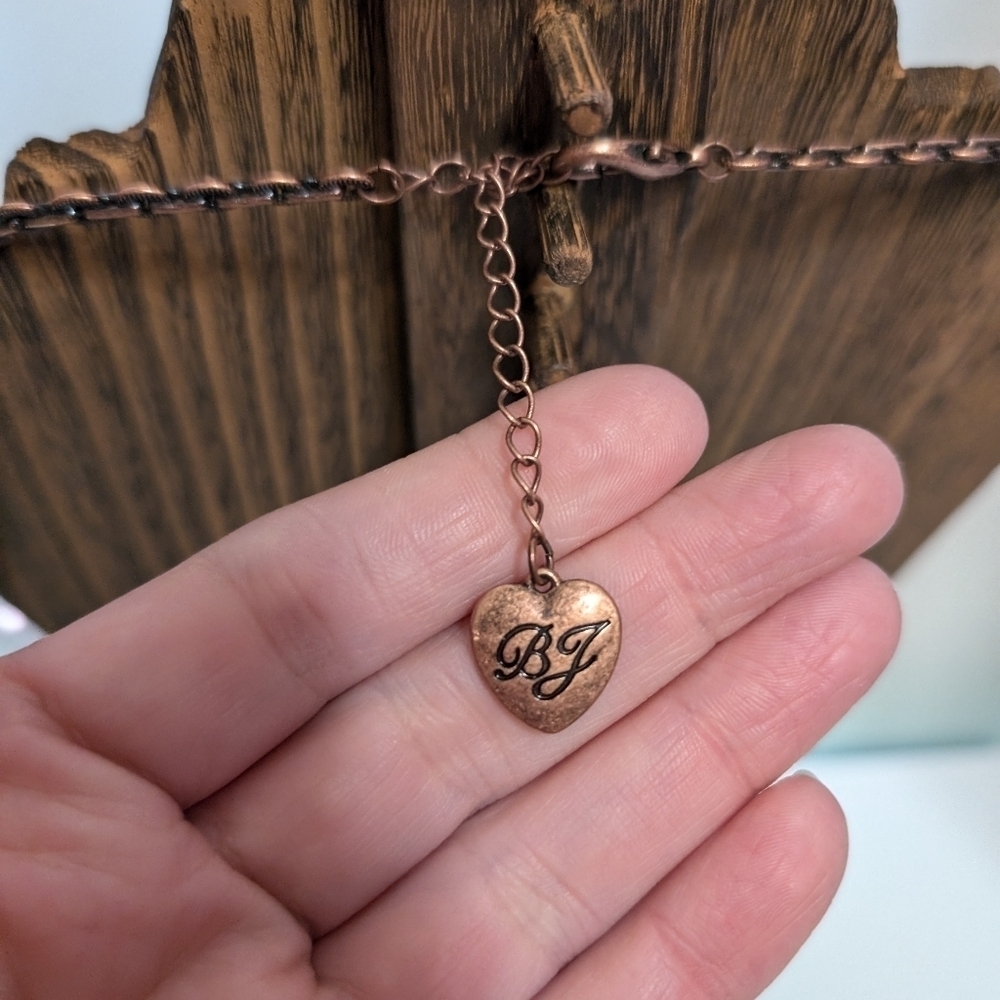 Rare vintage Betsy Johnson cherub girl lamb charm necklace copper tone - Picture 8 of 9